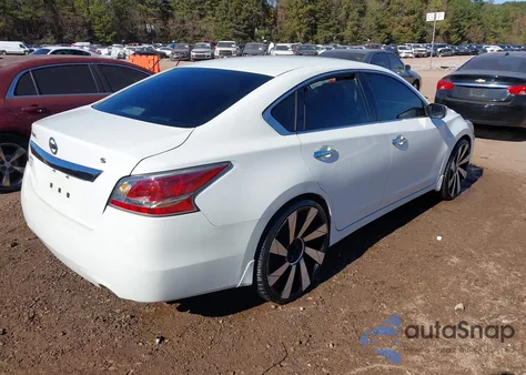 2015 Nissan Altima 2.5/2.5 S/2.5 Sl/2.5 Sv z USA, uszkodzony, nr VIN 1N4AL3AP4FC494322